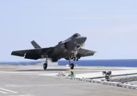 [ẢNH] Sức mạnh đáng kinh ngạc phiên bản trên hạm F-35C