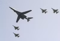 [ẢNH] Mỹ triển khai hàng loạt 'pháo đài bay' B-1B Lancer tới Trung Đông, chiến trường Syria tiếp tục khốc liệt
