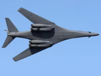 [ẢNH] Mỹ triển khai hàng loạt 'pháo đài bay' B-1B Lancer tới Trung Đông, chiến trường Syria tiếp tục khốc liệt