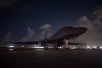 [ẢNH] Mỹ triển khai hàng loạt 'pháo đài bay' B-1B Lancer tới Trung Đông, chiến trường Syria tiếp tục khốc liệt