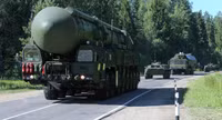 [ẢNH] Tên lửa đạn đạo RS-24 Yars Nga ''nằm đất'' nếu Belarus ra chiêu?