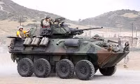 [ẢNH] Tại sao Mỹ lại ‘xích’ xe thiết giáp LAV-25 vào sàn tàu đổ bộ?