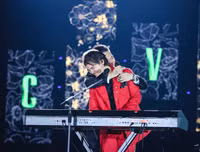 Con trai Tuấn Hưng lên sân khấu hát cùng bố trong liveshow của Khắc Việt