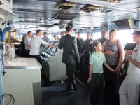 [ẢNH] Siêu tàu sân bay Mỹ cập cảnh Việt Nam, động thái nhỏ - ý nghĩa lớn