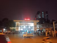 [Ảnh] Lực lượng Công an chốt chặn, kiểm soát chặt chẽ Bệnh viện Bạch Mai phòng dịch Covid-19