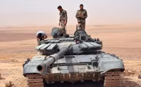 [ẢNH] Phiến quân đánh rát, lính Syria bỏ cả chiến tăng T-72 để tháo chạy