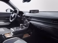 [ẢNH] MX-30: Xe điện thương mại đầu tiên của Mazda