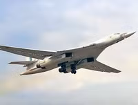 [ẢNH] Căng thẳng với Nga, Ukraine ngửa mặt than trời, giá như đừng phá hủy phi đội 