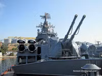 [ẢNH] Ukraine hồi sinh tuần dương hạm có khả năng thổi tung tàu sân bay Nga?