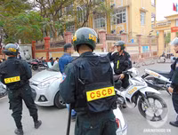 [ẢNH] Sát cánh cùng Cảnh sát Cơ động trong buổi tuần tra xử lý vi phạm về mũ bảo hiểm