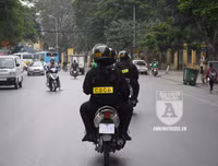 [ẢNH] Sát cánh cùng Cảnh sát Cơ động trong buổi tuần tra xử lý vi phạm về mũ bảo hiểm