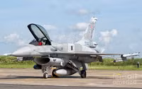 Tiêm kích J-10 sau nâng cấp có phải là đối thủ của F-16 Block 52 Plus?