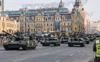 [ẢNH] Ukraine biểu dương lực lượng tăng thiết giáp hùng hậu răn đe ly khai miền Đông