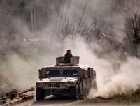 [Ảnh] Cận cảnh giao tranh dữ dội tại thành trì cuối cùng của IS ở Syria