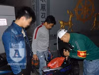 [ẢNH] Sau trận cầu Việt Nam - Thái Lan: Cảnh sát 141 thể hiện bản lĩnh, kiên quyết