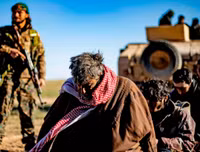 [Ảnh] Cận cảnh giao tranh dữ dội tại thành trì cuối cùng của IS ở Syria