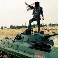 [ẢNH] Xe tăng Syria tiến vào Idlib sau thắng lợi bước ngoặt ở Hama