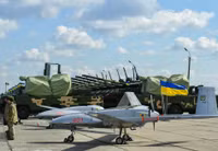[ẢNH] Ukraine nhận vũ khí tối tân từ NATO, ly khai miền Đông 