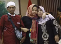 [ẢNH] Nữ bị cáo người Indonesia vụ sát hại công dân Triều Tiên mang hộ chiếu Kim Chol mừng vui được thả