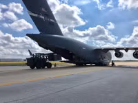 [ẢNH] Máy bay vận tải khổng lồ C-17 đưa quân nhân Việt Nam đi làm nhiệm vụ ở Nam Sudan