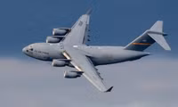 [ẢNH] Máy bay vận tải khổng lồ C-17 đưa quân nhân Việt Nam đi làm nhiệm vụ ở Nam Sudan