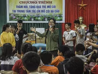 Sẻ chia yêu thương với trẻ em kém may mắn