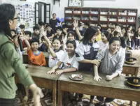 Sẻ chia yêu thương với trẻ em kém may mắn