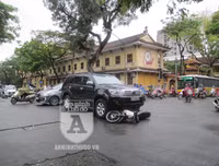 Hình ảnh vụ tai nạn giao thông ở ngã tư trung tâm Thủ đô khiến nhiều người suy nghĩ