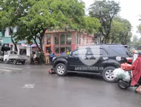 Hình ảnh vụ tai nạn giao thông ở ngã tư trung tâm Thủ đô khiến nhiều người suy nghĩ