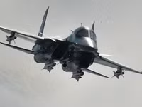 [ẢNH] Sự cố nghiêm trọng gây thiệt hại lớn cho Nga: Hai chiến đấu cơ Su-34 đâm nhau trên không