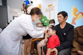 Chuẩn bị mùa tựu trường: Chuyên gia khuyến cáo hàng loạt vấn đề sức khỏe, bệnh dịch mà trẻ cần chú ý