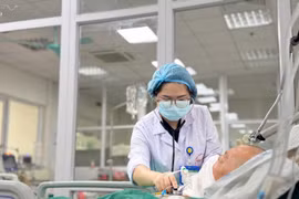 Từ Thái Lan trở về mang theo “vi khuẩn tử thần”, người đàn ông thoát chết kỳ diệu