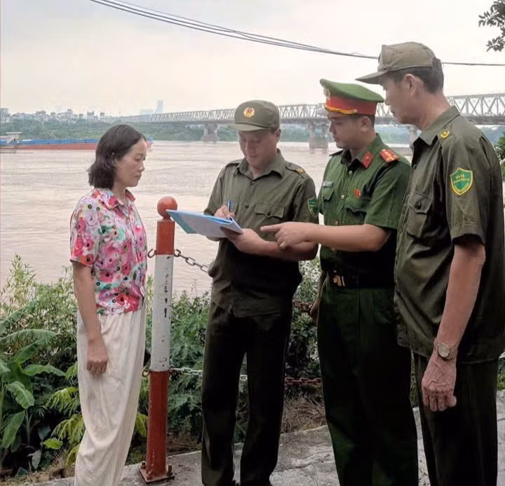 tuyentruy.jpg