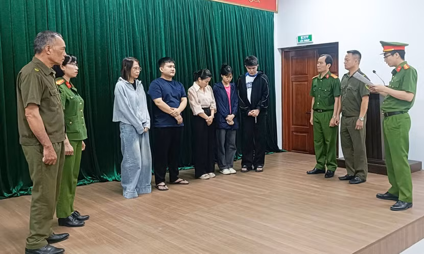 bac-ninh-khoi-to-5-bi-can-ve-toi-lua-doi-khach-hang.jpg
