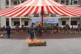Trải nghiệm ý nghĩa tại chương trình trại hè “chú thợ điện tí hon”