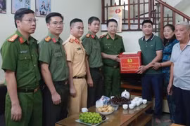 Tri ân, động viên các đồng chí thương binh và thân nhân liệt sỹ Công an Hà Nội