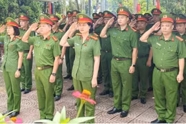 Khắc ghi công lao các anh hùng liệt sỹ, tiếp bước truyền thống vẻ vang