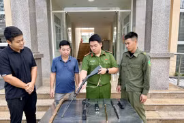 Đẩy mạnh tuyên truyền, vận động nhân dân giao nộp vũ khí, công cụ hỗ trợ
