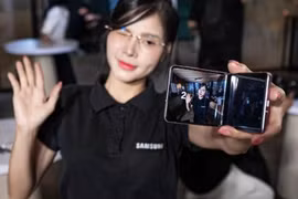 FlipShot & Mirro view: Z Flip 8 với loạt tính năng đúng chất "sống ảo" cùng Gen Z