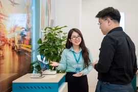 ABBank đầu tư lớn để khách hàng giao dịch số hóa tại quầy