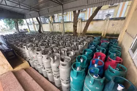 45 ngày truy vết đường dây san chiết, tiêu thụ trái phép khí gas tại vùng ven Hà Nội