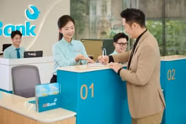 ABBank áp dụng mô hình quầy giao dịch đứng toàn hệ thống, tối ưu trải nghiệm
