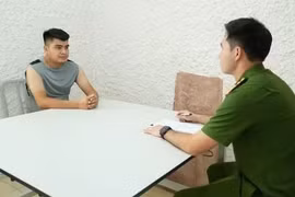 Giả danh Công an đi cưỡng đoạt tiền của tiểu thương