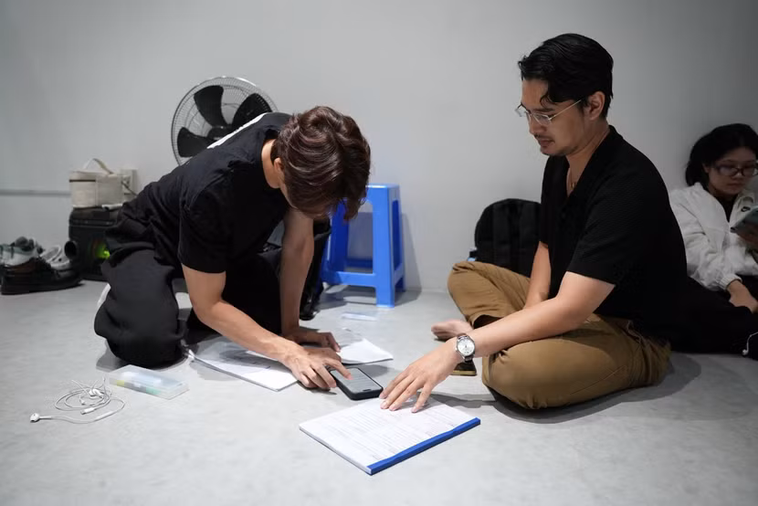rehearsals-with-denis-dang-and-associate-director-le-hoang-giang.jpg
