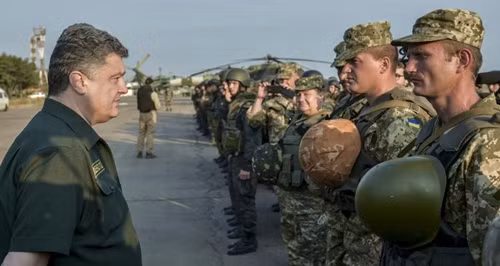 Tổng thống Ukraine: Nga đã rút quân khỏi miền đông, hòa bình đang được lập lại ảnh 1