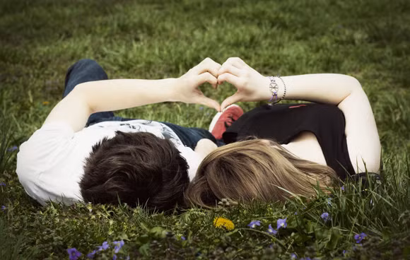 Thư tình rơi nước mắt ngày tình nhân ảnh 2