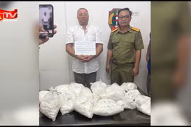 15kg heroin bị bắt trước giờ cất cánh