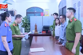 Buôn lậu nguyên phụ liệu may mặc, Tổng Giám đốc và Kế toán trưởng bị bắt