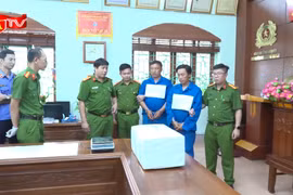 Triệt phá thành công chuyên án mang 20 bánh "hàng trắng" qua biên giới 