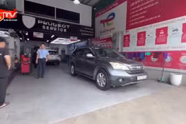 Kiểm tra doanh nghiệp kinh doanh phụ tùng ô tô, phát hiện hàng trăm sản phẩm nghi giả nhãn hiệu